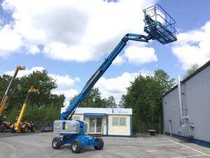 Cách tính chi phí thuê xe nâng người cho một dự án xây dựng