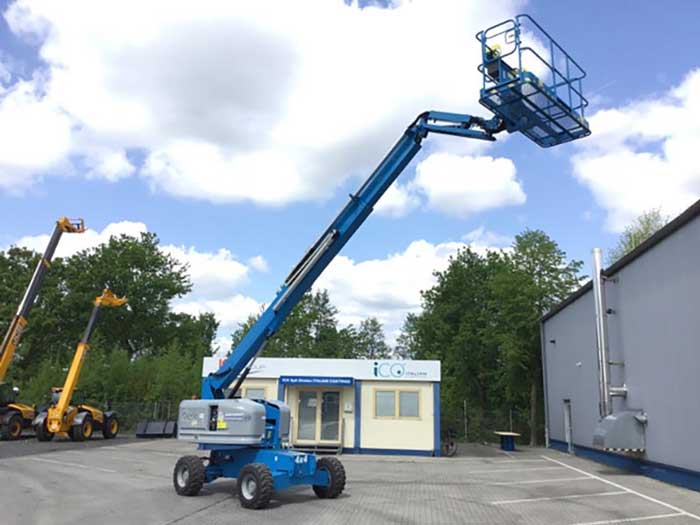 Cách tính chi phí thuê xe nâng người cho một dự án xây dựng