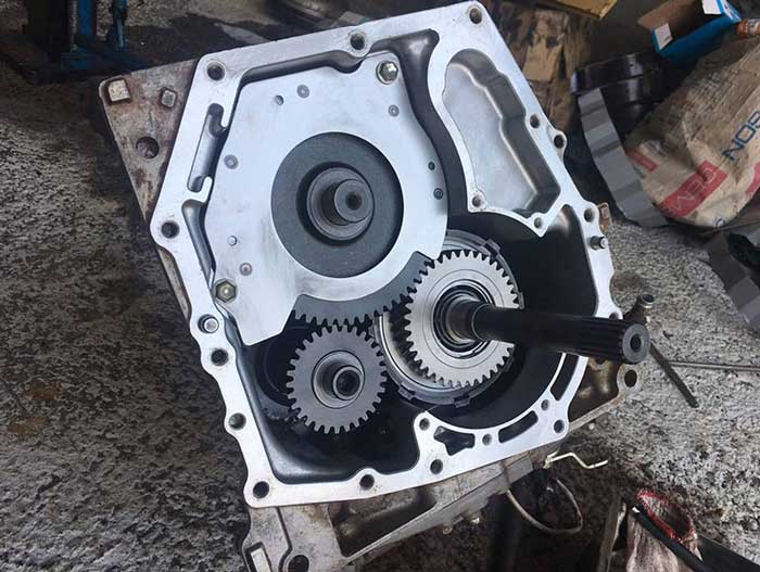 Hộp số xe nâng người