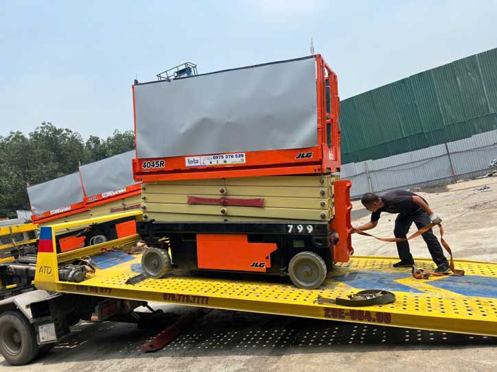 Những lỗi dịch thường gặp khi tìm hiểu xe nâng người tiếng Anh