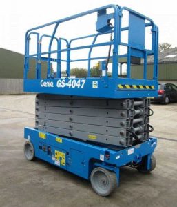 Xe nâng người cắt kéo
